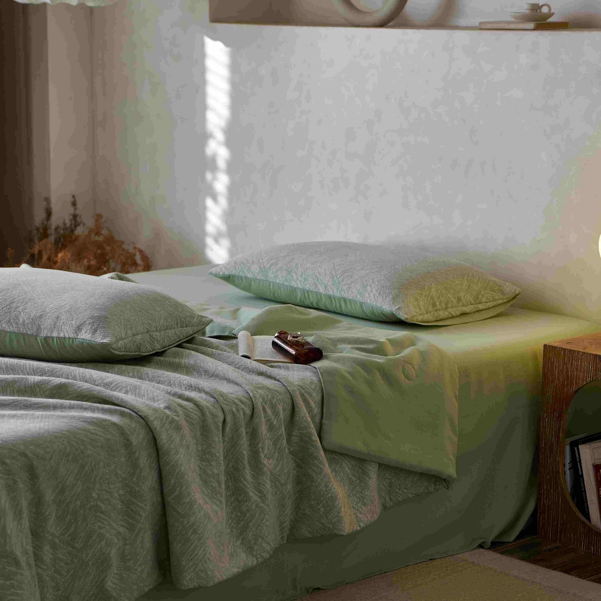 91家纺网 家纺一手货源 找家纺 梦享生活家居 2025新款色织三层提花夏被 缤纷绿