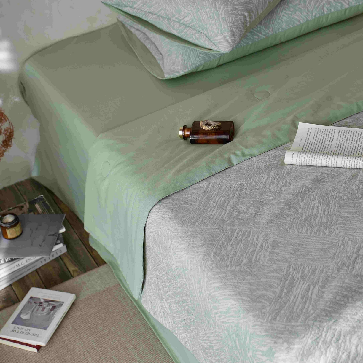 91家纺网 家纺一手货源 找家纺 梦享生活家居 2025新款色织三层提花夏被 缤纷绿