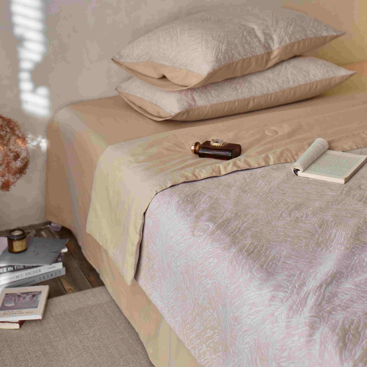 91家纺网 家纺一手货源 找家纺 梦享生活家居 2025新款色织三层提花夏被 缤纷米