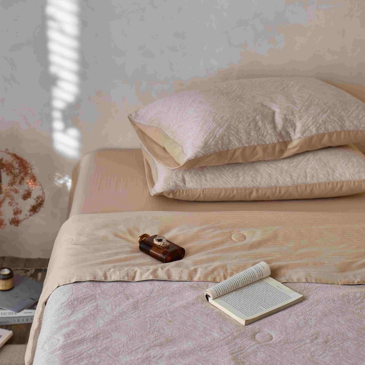 91家纺网 家纺一手货源 找家纺 梦享生活家居 2025新款色织三层提花夏被 缤纷米