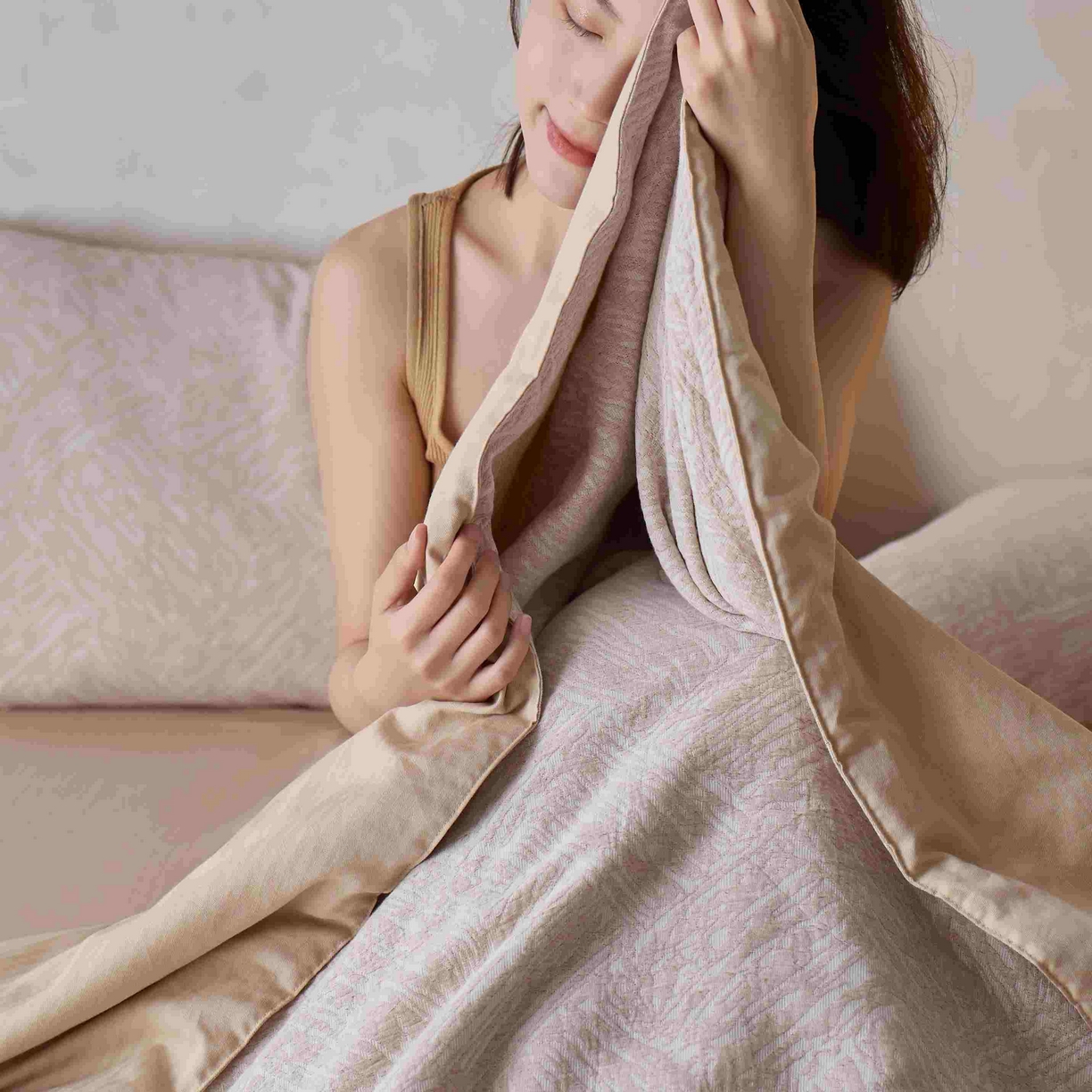 91家纺网 家纺一手货源 找家纺 梦享生活家居 2025新款色织三层提花夏被 缤纷米