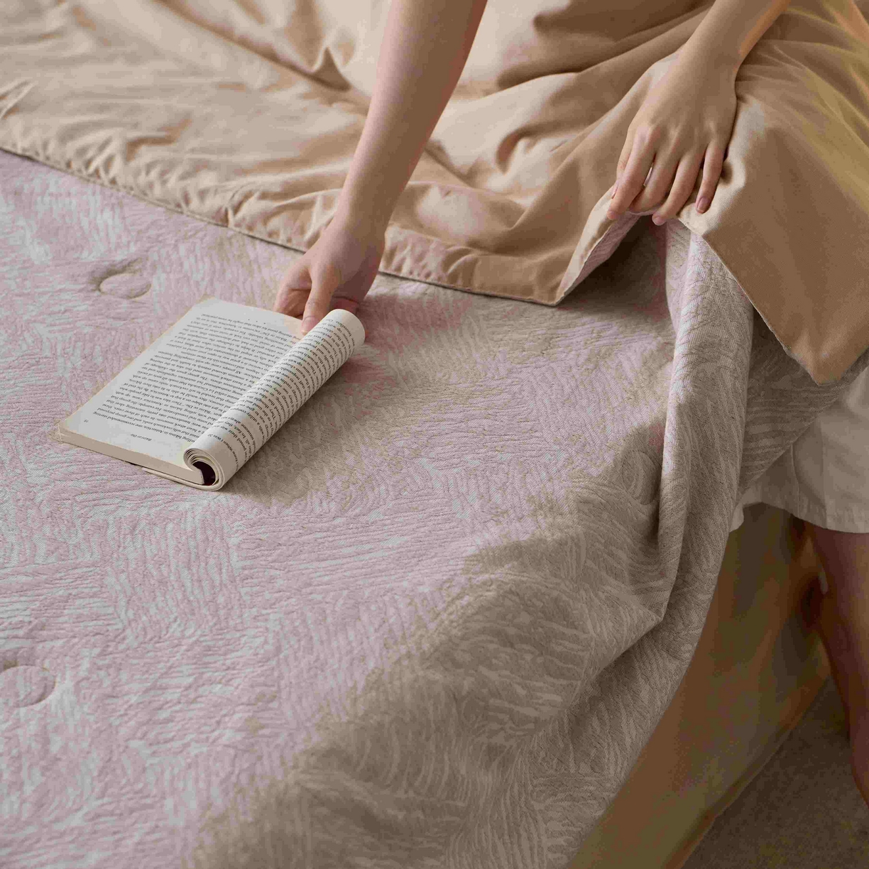 91家纺网 家纺一手货源 找家纺 梦享生活家居 2025新款色织三层提花夏被 缤纷米