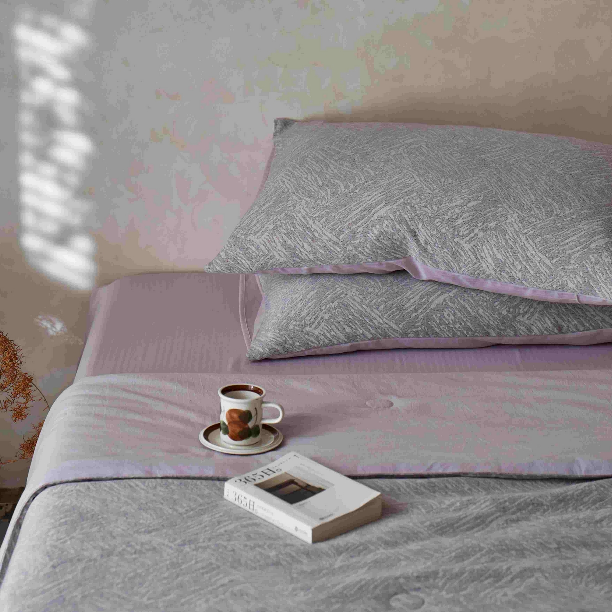 91家纺网 家纺一手货源 找家纺 梦享生活家居 2025新款色织三层提花夏被 缤纷紫