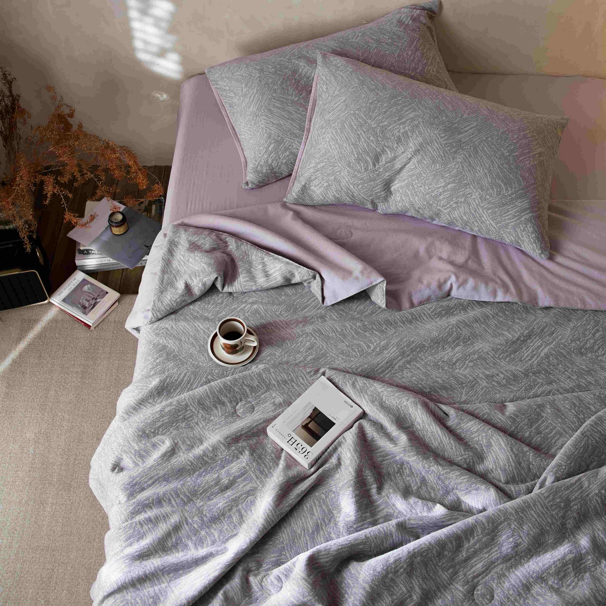 91家纺网 家纺一手货源 找家纺 梦享生活家居 2025新款色织三层提花夏被 缤纷紫