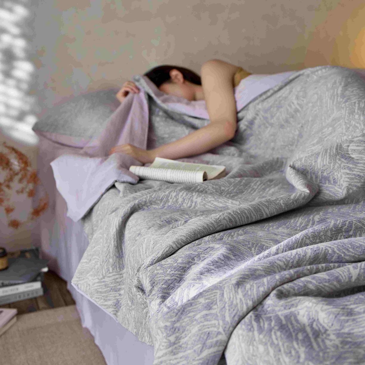 91家纺网 家纺一手货源 找家纺 梦享生活家居 2025新款色织三层提花夏被 缤纷紫