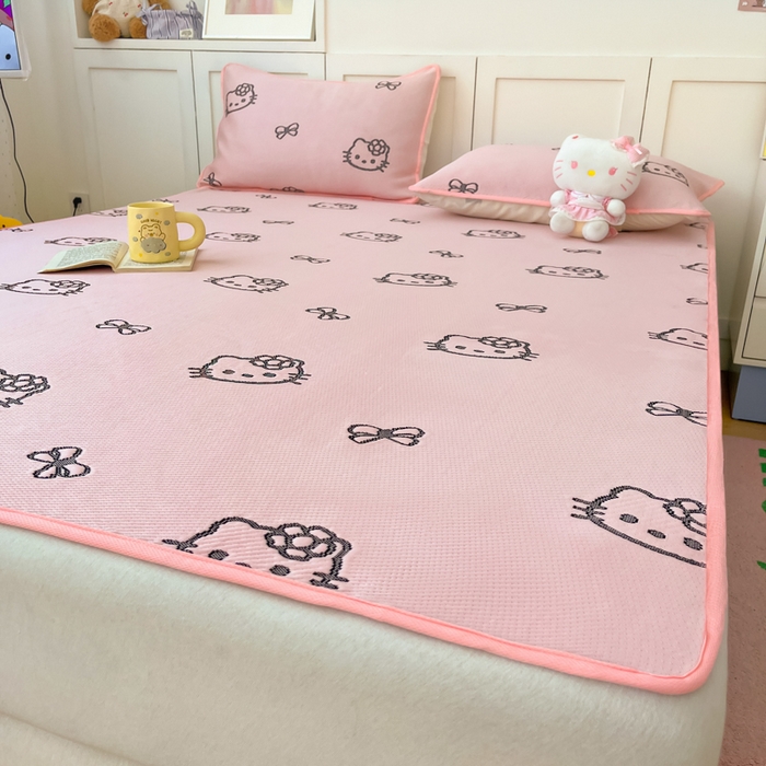 91家纺网 家纺一手货源 找家纺 金爱家 2025新款A类三丽鸥授权kitty凉感中分子PE果冻席玛卡龙撞色空调软席凉席 PE果冻席-Kitty粉黑