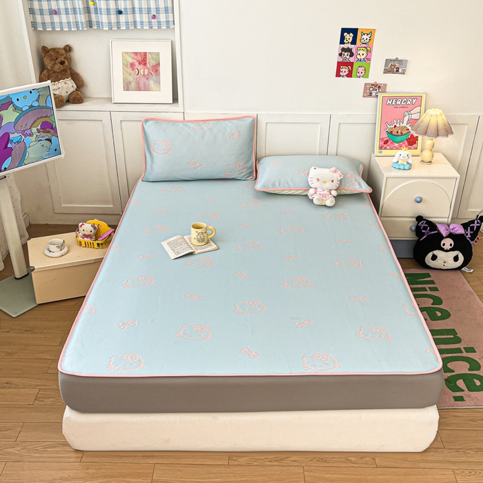 91家纺网 家纺一手货源 找家纺 金爱家 2025新款A类三丽鸥授权kitty凉感中分子PE果冻席玛卡龙撞色空调软席凉席 PE果冻席-Kitty蓝粉