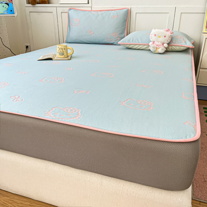 91家纺网 家纺一手货源 找家纺 金爱家 2025新款A类三丽鸥授权kitty凉感中分子PE果冻席玛卡龙撞色空调软席凉席 PE果冻席-Kitty蓝粉