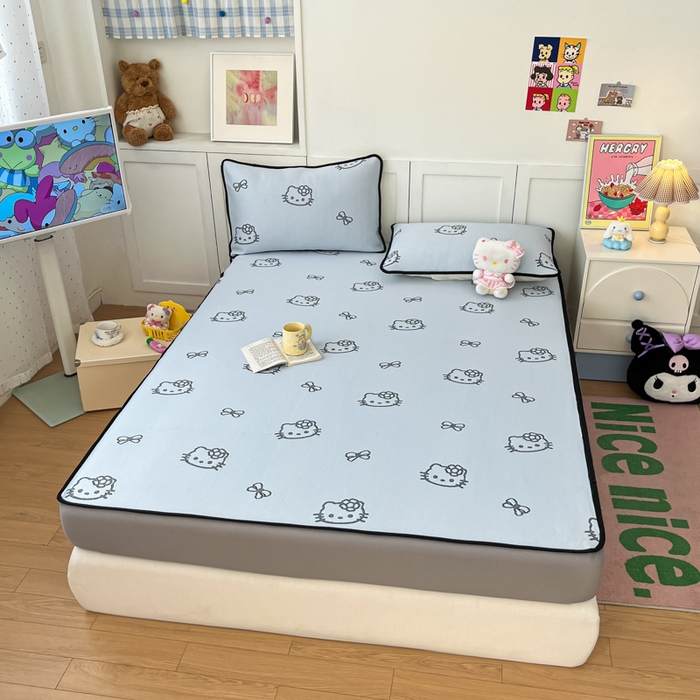 91家纺网 家纺一手货源 找家纺 金爱家 2025新款A类三丽鸥授权kitty凉感中分子PE果冻席玛卡龙撞色空调软席凉席 PE果冻席-Kitty蓝黑