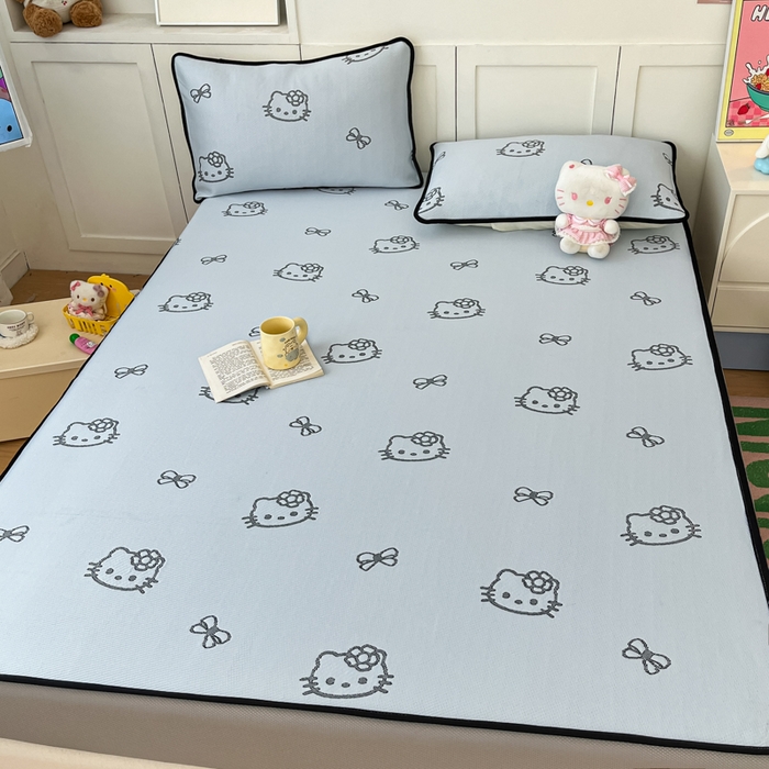 91家纺网 家纺一手货源 找家纺 金爱家 2025新款A类三丽鸥授权kitty凉感中分子PE果冻席玛卡龙撞色空调软席凉席 PE果冻席-Kitty蓝黑