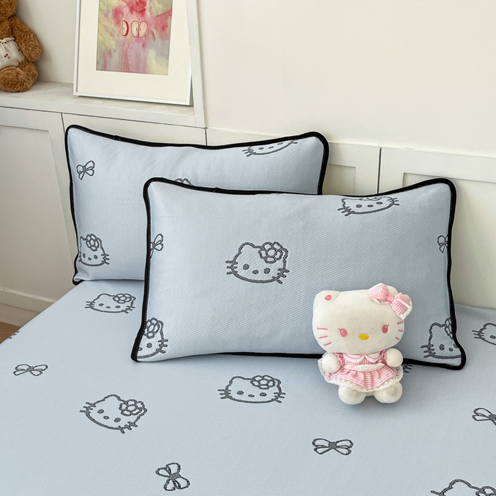 91家纺网 家纺一手货源 找家纺 金爱家 2025新款A类三丽鸥授权kitty凉感中分子PE果冻席玛卡龙撞色空调软席凉席 PE果冻席-Kitty蓝黑