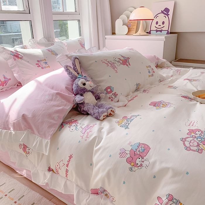 91家纺网 家纺一手货源 找家纺 玉元坊 2025年5月新品 三丽鸥花边被套全棉床单纯棉床裙床笠三四件套-美乐蒂系列 开心美乐蒂【花边款】