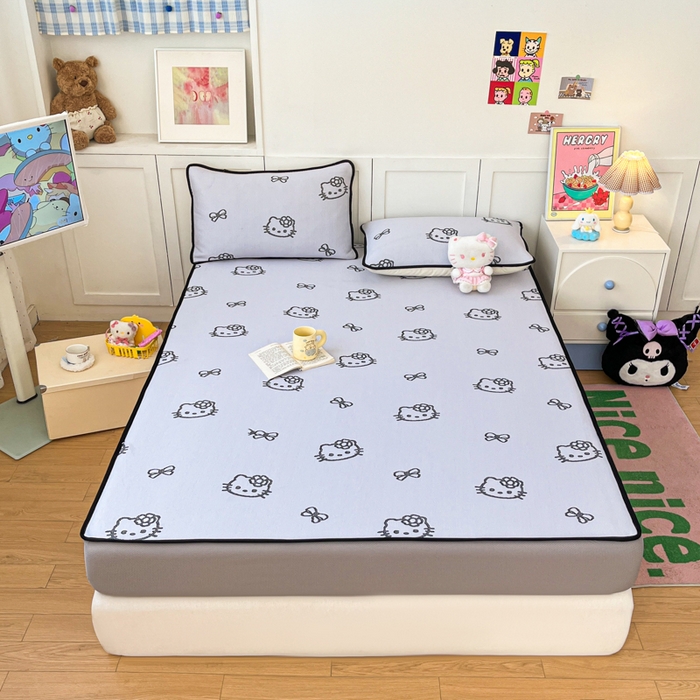 91家纺网 家纺一手货源 找家纺 金爱家 2025新款A类三丽鸥授权kitty凉感中分子PE果冻席玛卡龙撞色空调软席凉席 PE果冻席-Kitty仙气紫