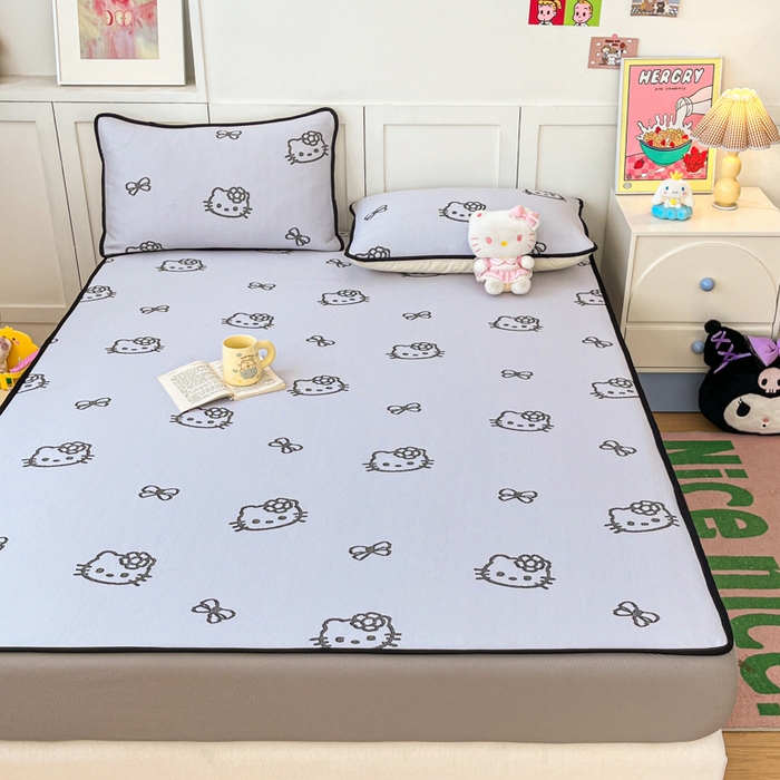 91家纺网 家纺一手货源 找家纺 金爱家 2025新款A类三丽鸥授权kitty凉感中分子PE果冻席玛卡龙撞色空调软席凉席 PE果冻席-Kitty仙气紫