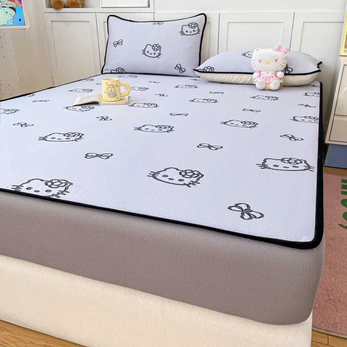 91家纺网 家纺一手货源 找家纺 金爱家 2025新款A类三丽鸥授权kitty凉感中分子PE果冻席玛卡龙撞色空调软席凉席 PE果冻席-Kitty仙气紫