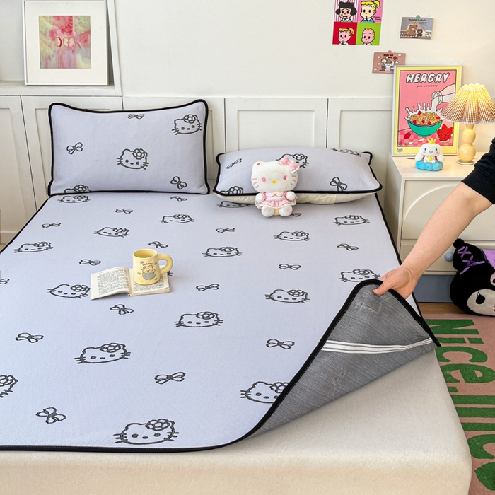 91家纺网 家纺一手货源 找家纺 金爱家 2025新款A类三丽鸥授权kitty凉感中分子PE果冻席玛卡龙撞色空调软席凉席 PE果冻席-Kitty仙气紫