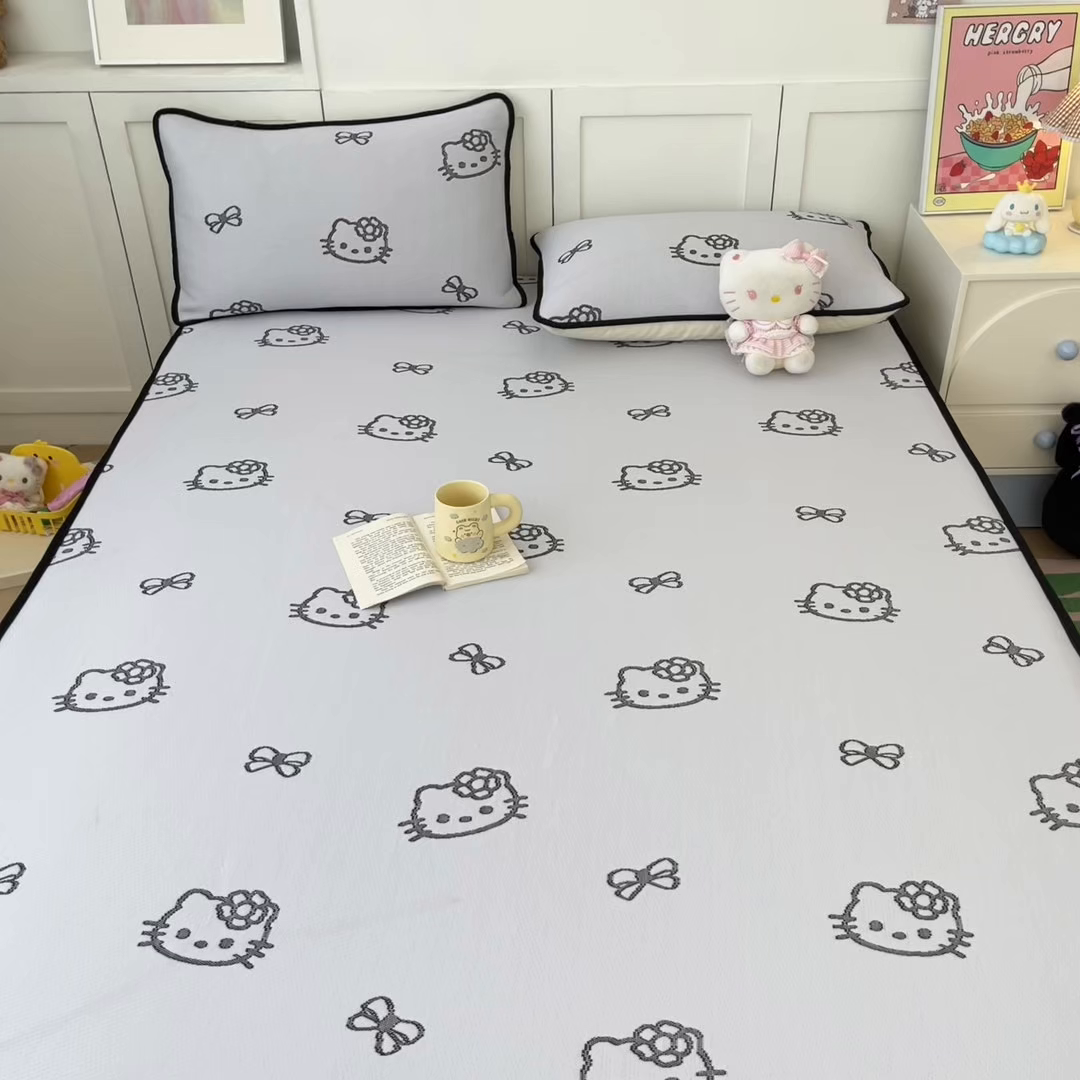 91家纺网 家纺一手货源 找家纺 金爱家 2025新款A类三丽鸥授权kitty凉感中分子PE果冻席玛卡龙撞色空调软席凉席 PE果冻席-Kitty仙气紫