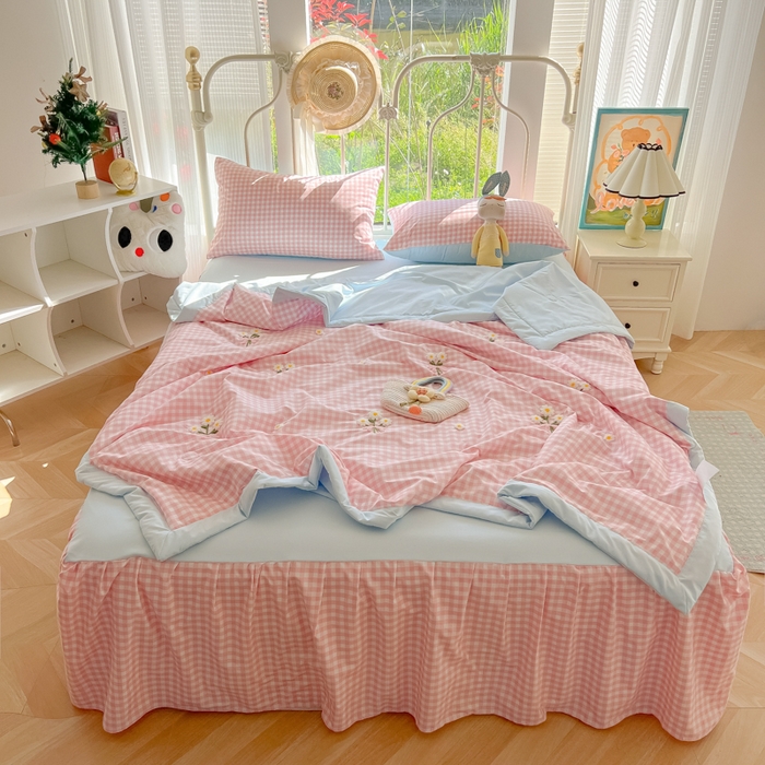 91家纺网 家纺一手货源 找家纺 （总）子钦2025新款云朵棉毛巾绣床裙款夏被四件套单夏被