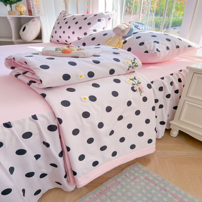 91家纺网 家纺一手货源 找家纺 （总）子钦2025新款云朵棉毛巾绣床裙款夏被四件套单夏被