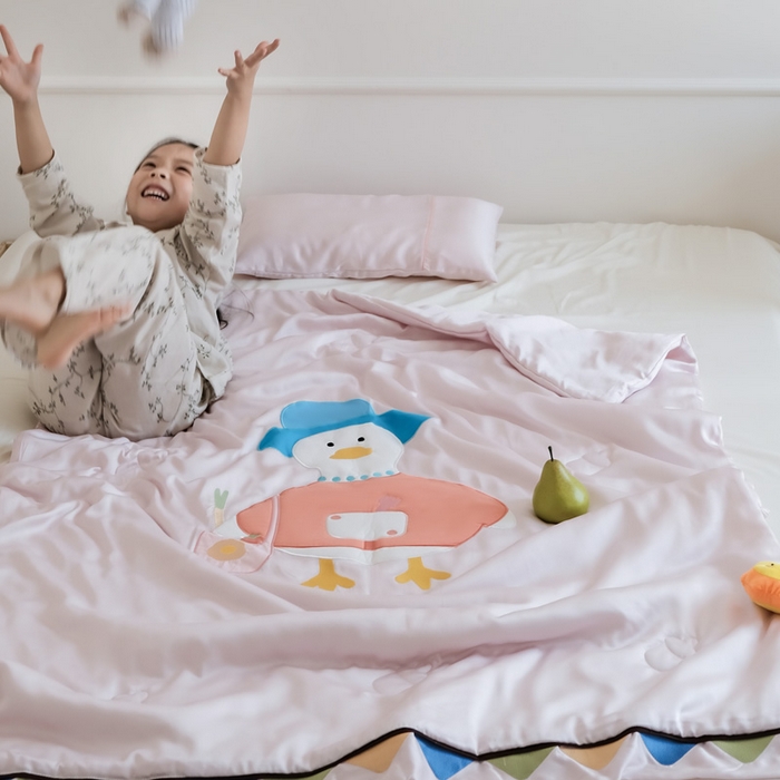 91家纺网 家纺一手货源 找家纺 （总）喜多兔儿童家纺 2025新款小惊喜儿童蚕丝蛋白天丝抗菌夏凉被