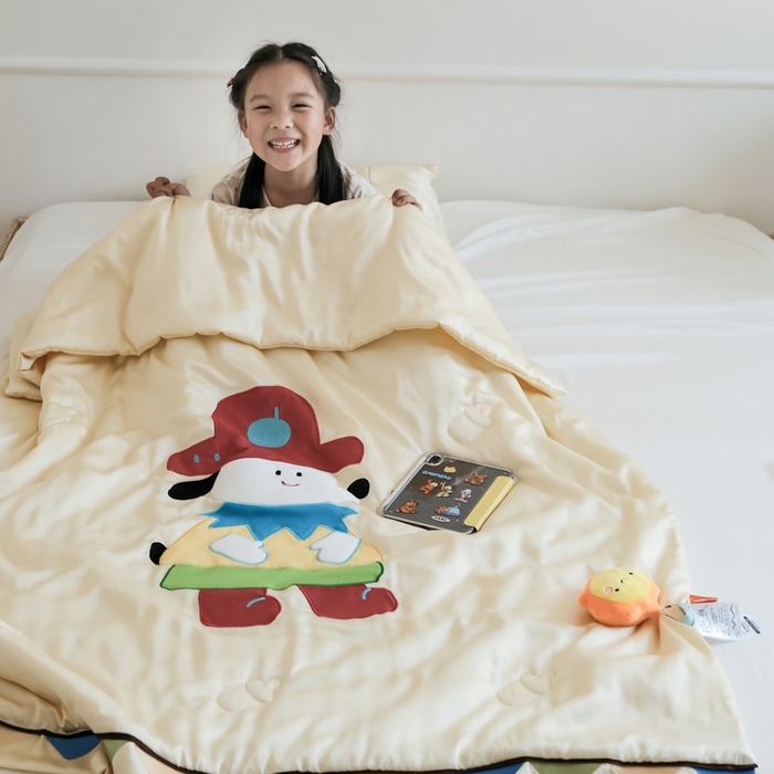 91家纺网 家纺一手货源 找家纺 喜多兔儿童家纺 2025新款小惊喜儿童蚕丝蛋白天丝抗菌夏凉被 黄色多彩小狗