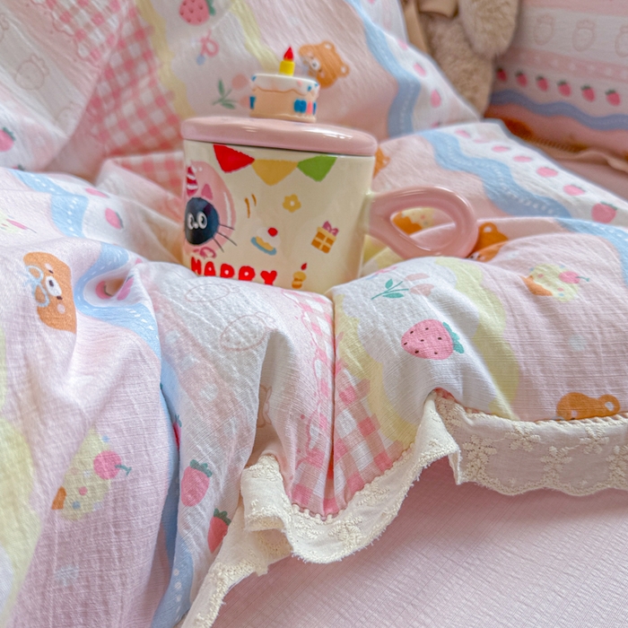 91家纺网 家纺一手货源 找家纺 芯贝儿 2025新款全m纯m花边木m邹邹双层纱水洗m四件套 草莓蛋糕