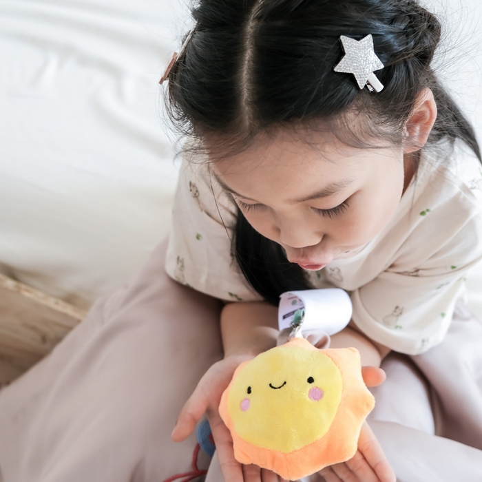 91家纺网 家纺一手货源 找家纺 喜多兔儿童家纺 2025新款小惊喜儿童蚕丝蛋白天丝抗菌夏凉被 卡其色勤劳小马