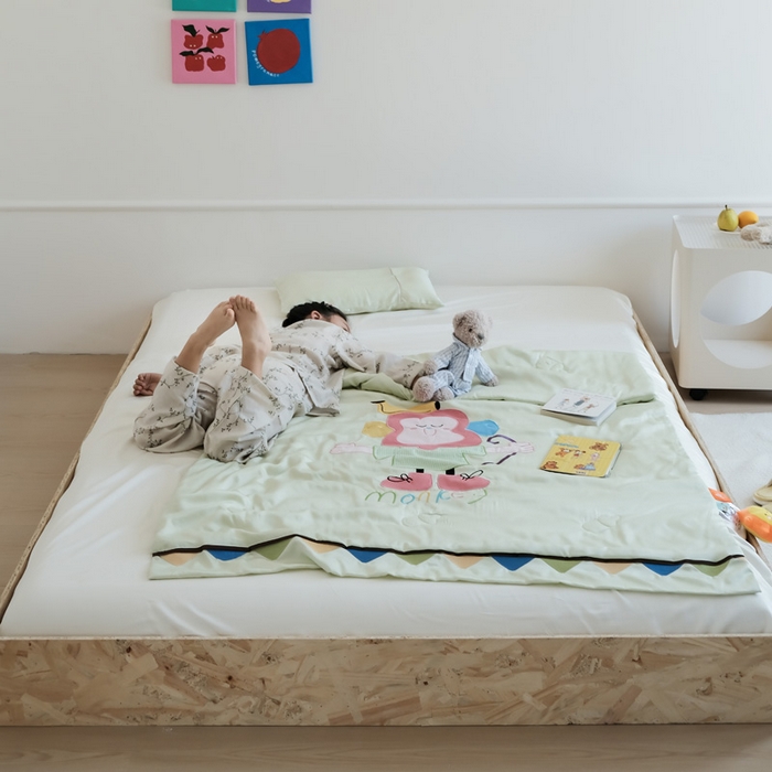 91家纺网 家纺一手货源 找家纺 喜多兔儿童家纺 2025新款小惊喜儿童蚕丝蛋白天丝抗菌夏凉被 绿色微笑小猴