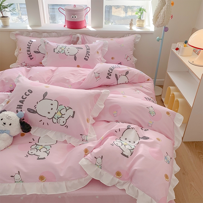 91家纺网 家纺一手货源 找家纺 玉元坊 2025年5月新品 三丽鸥花边被套全棉床单纯棉床裙床笠三四件套-帕恰狗系列 开心帕恰狗【花边款式】