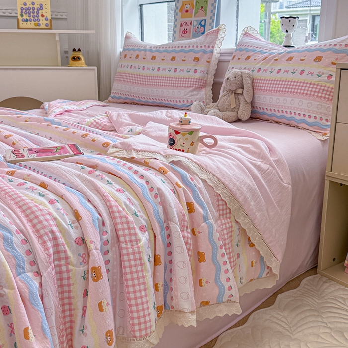 91家纺网 家纺一手货源 找家纺 芯贝儿 2025新款全m花边木m邹邹双层纱水洗m夏被四件套 草莓蛋糕