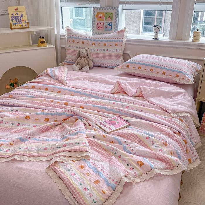 91家纺网 家纺一手货源 找家纺 芯贝儿 2025新款全m花边木m邹邹双层纱水洗m夏被四件套 草莓蛋糕