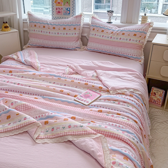 91家纺网 家纺一手货源 找家纺 芯贝儿 2025新款全m花边木m邹邹双层纱水洗m夏被四件套 草莓蛋糕