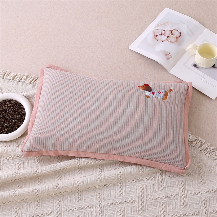 91家纺网 家纺一手货源 找家纺 珍贝家纺 2025新款腊肠狗荞麦枕枕头枕芯 腊肠狗-粉色 35x55cm/只