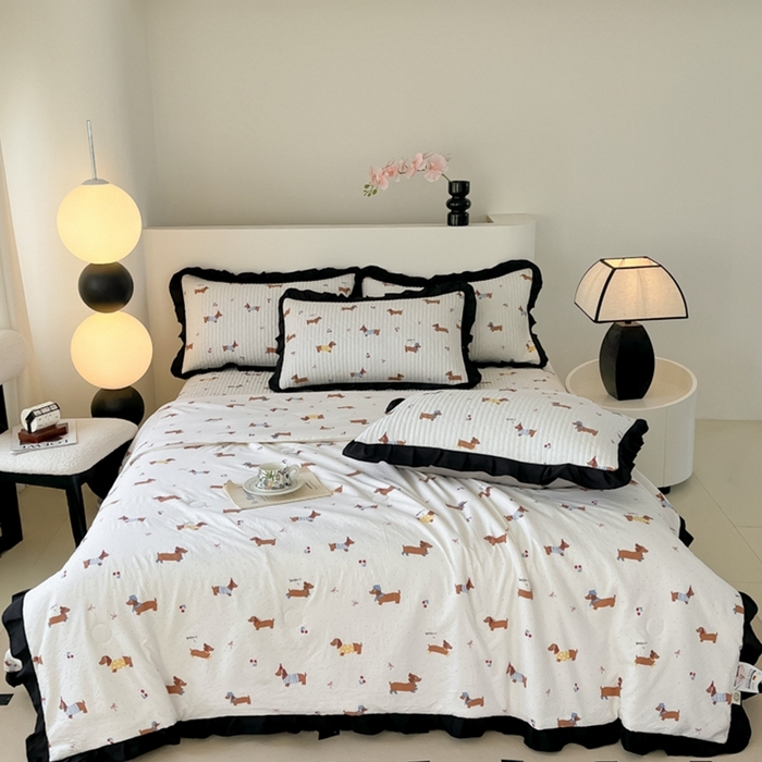 91家纺网 家纺一手货源 找家纺 2025新款同田床盖夏被四件套 腊肠小狗