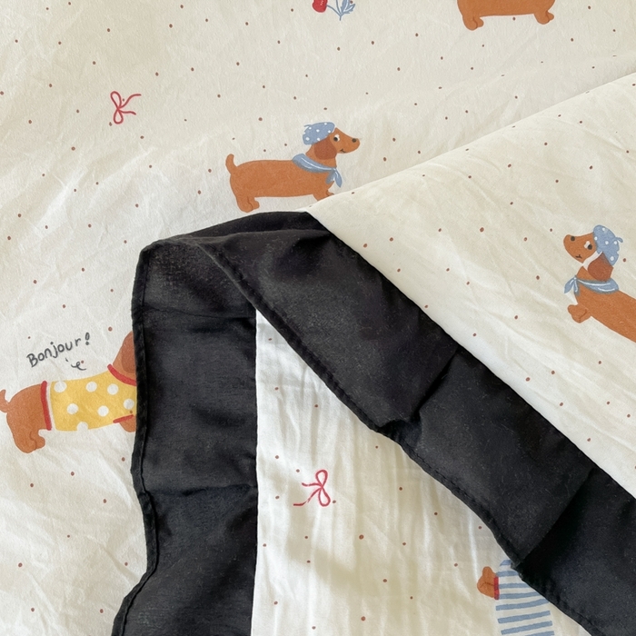 91家纺网 家纺一手货源 找家纺 2025新款同田床盖夏被四件套 腊肠小狗