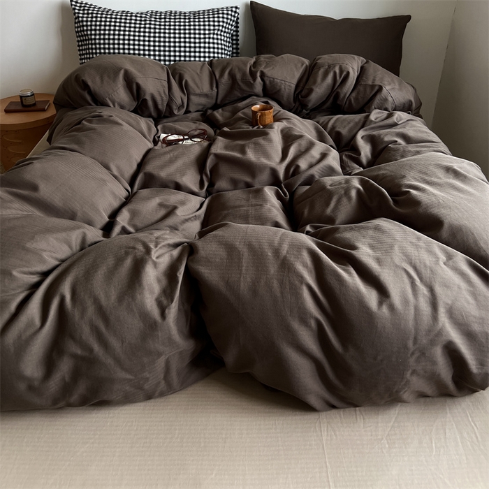 91家纺网 家纺一手货源 找家纺 蜜宿 2025新款全棉人字纹四件套-生巧慕斯 生巧慕斯（黑小格混搭深棕）