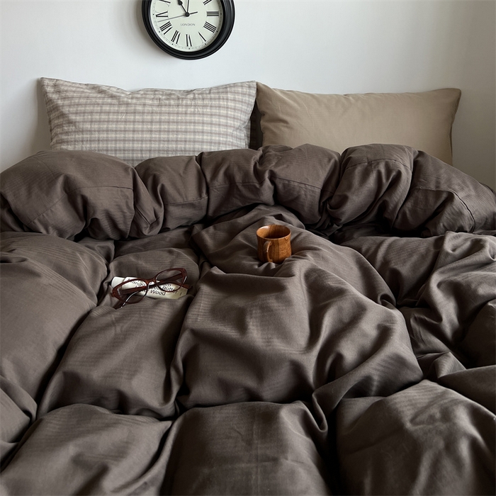 91家纺网 家纺一手货源 找家纺 蜜宿 2025新款全棉人字纹四件套-生巧慕斯 生巧慕斯（咖大格混搭奶咖）