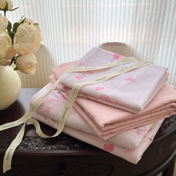 91家纺网 家纺一手货源 找家纺 温眠家纺 2025新款云感针织双层纱四件套 莓乐蒂