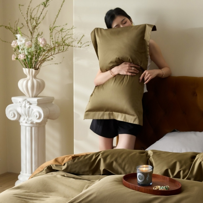 91家纺网 家纺一手货源 找家纺 天幕 2025新款60s素色双拼四件套 焦糖栗子