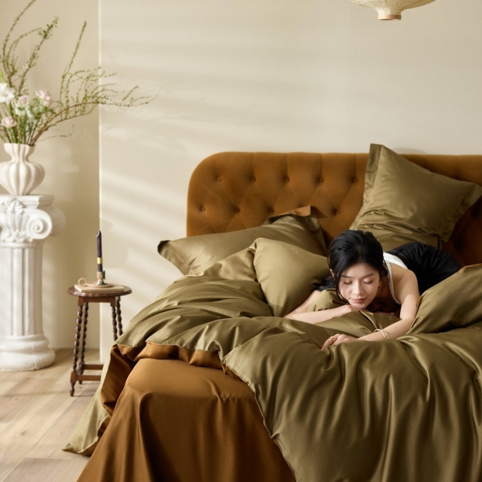 91家纺网 家纺一手货源 找家纺 天幕 2025新款60s素色双拼四件套 焦糖栗子