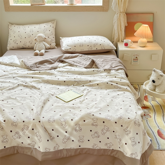 91家纺网 家纺一手货源 找家纺 咏绒家纺工厂店 2025新款A类云朵棉棉花夏被被子被芯 比利小熊-咖