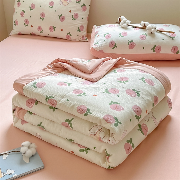 91家纺网 家纺一手货源 找家纺 咏绒家纺工厂店 2025新款A类云朵棉棉花夏被被子被芯 碧叶粉黛-粉