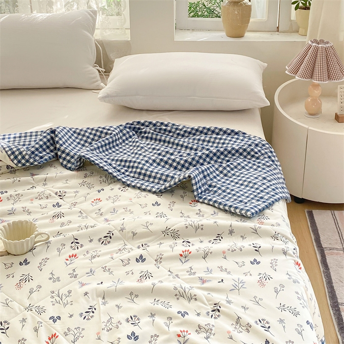 91家纺网 家纺一手货源 找家纺 咏绒家纺工厂店 2025新款A类云朵棉棉花夏被被子被芯 摇曳星光