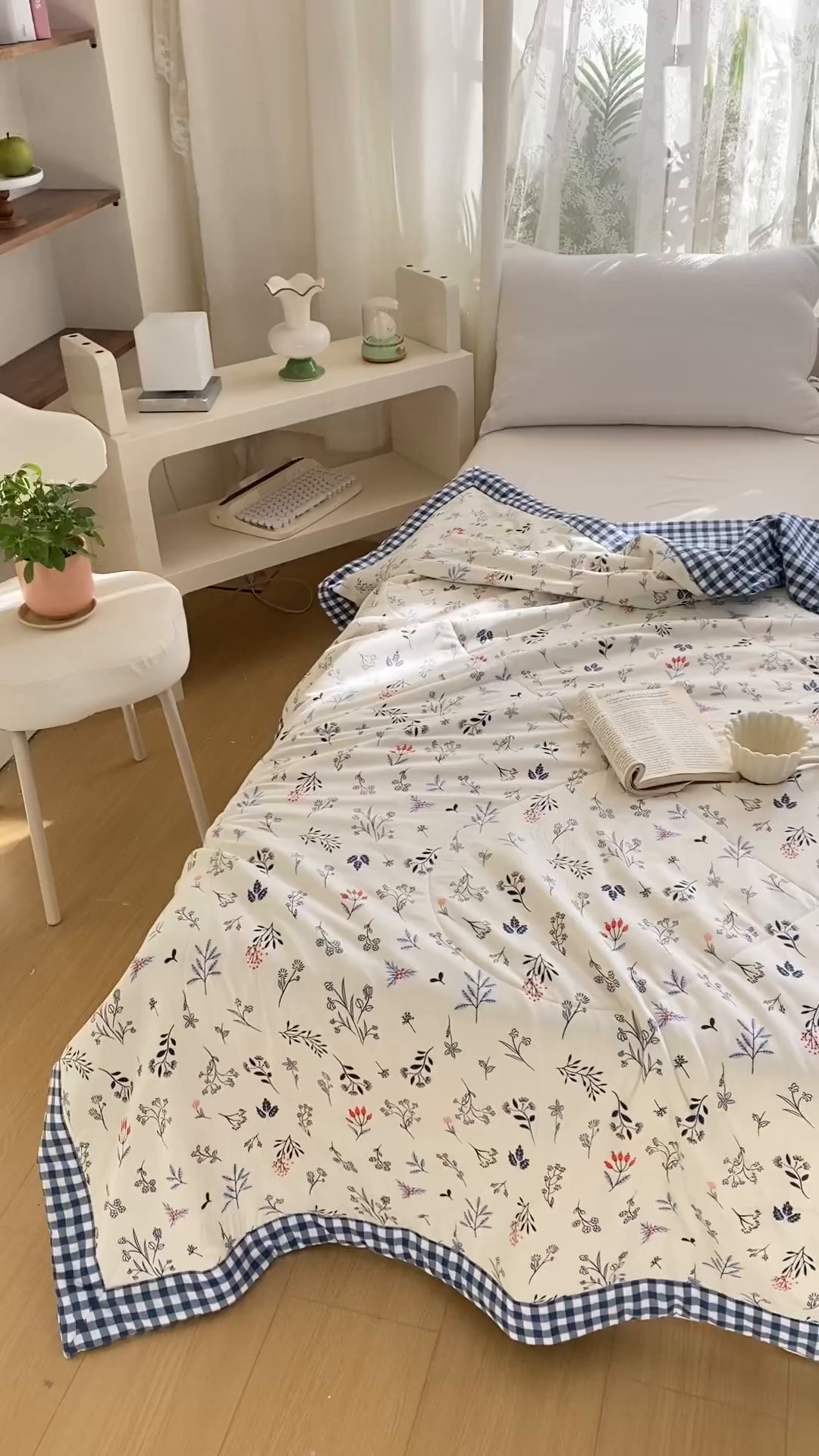 91家纺网 家纺一手货源 找家纺 咏绒家纺工厂店 2025新款A类云朵棉棉花夏被被子被芯 摇曳星光