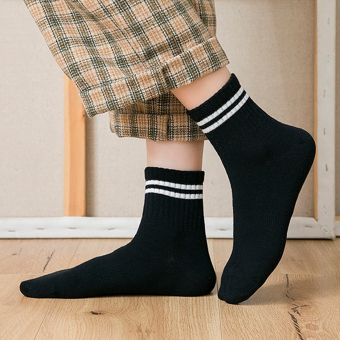 良品汇馆 2025新款日式无印女士运动休闲袜子良品女直角中筒袜学院风四季袜吸汗防臭 直角款黑色