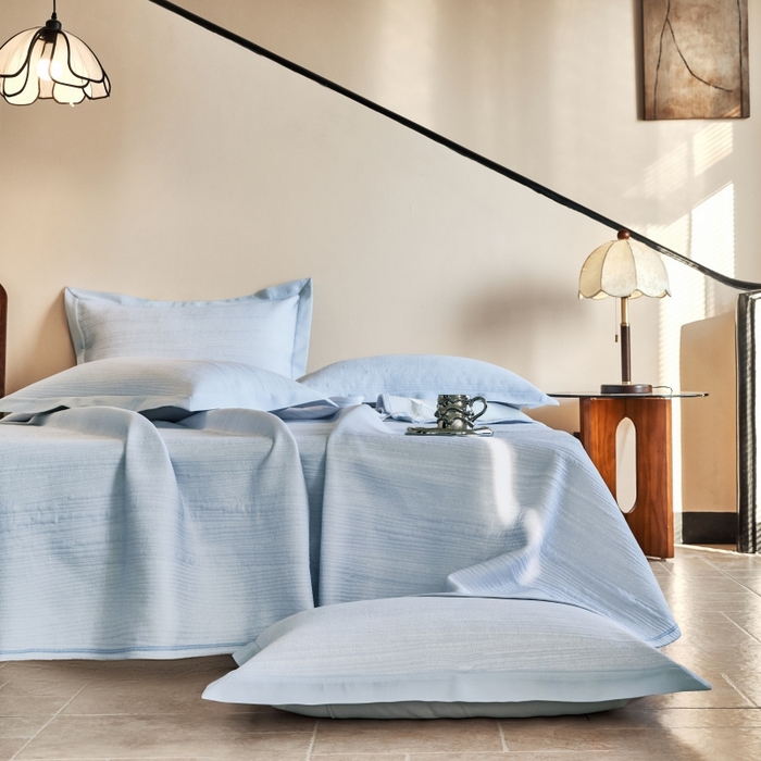 91家纺网 家纺一手货源 找家纺 席之家 2025新款高品质A类空气层可水洗凉感色织床单三件套-檀雅系列 檀雅-浅蓝