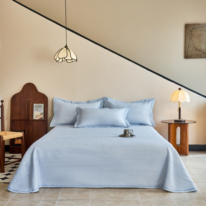 91家纺网 家纺一手货源 找家纺 席之家 2025新款高品质A类空气层可水洗凉感色织床单三件套-檀雅系列 檀雅-浅蓝