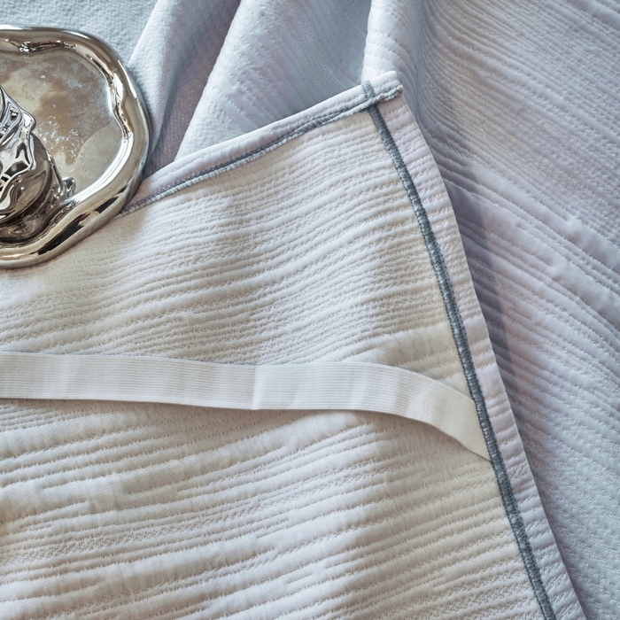 91家纺网 家纺一手货源 找家纺 席之家 2025新款高品质A类空气层可水洗凉感色织床单三件套-檀雅系列 檀雅-浅蓝