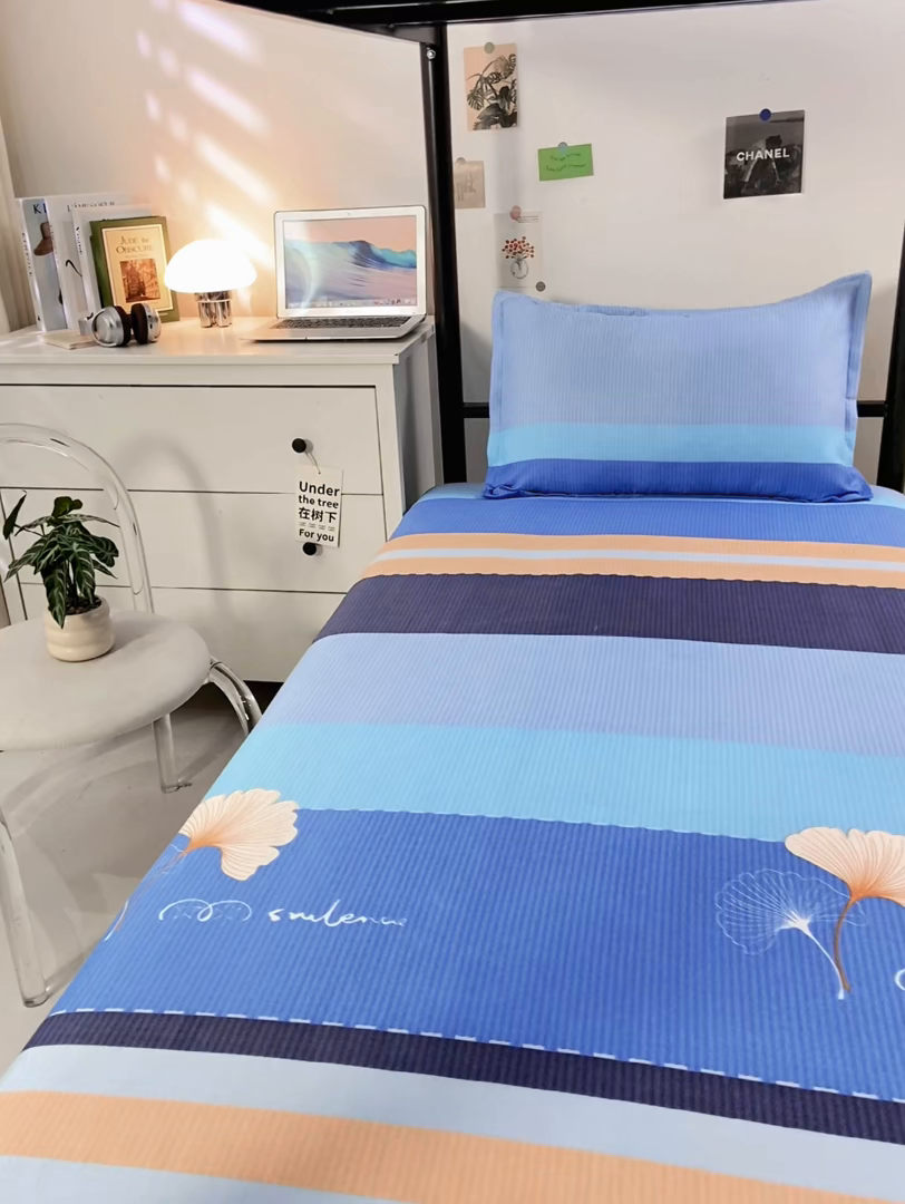 91家纺网 家纺一手货源 找家纺 上学郎家居 2025新款学生宿舍130克加厚磨毛三件套 枫叶情