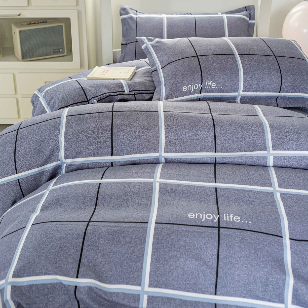 91家纺网 家纺一手货源 找家纺 上学郎家居 2025新款学生宿舍130克加厚磨毛三件套 轨迹